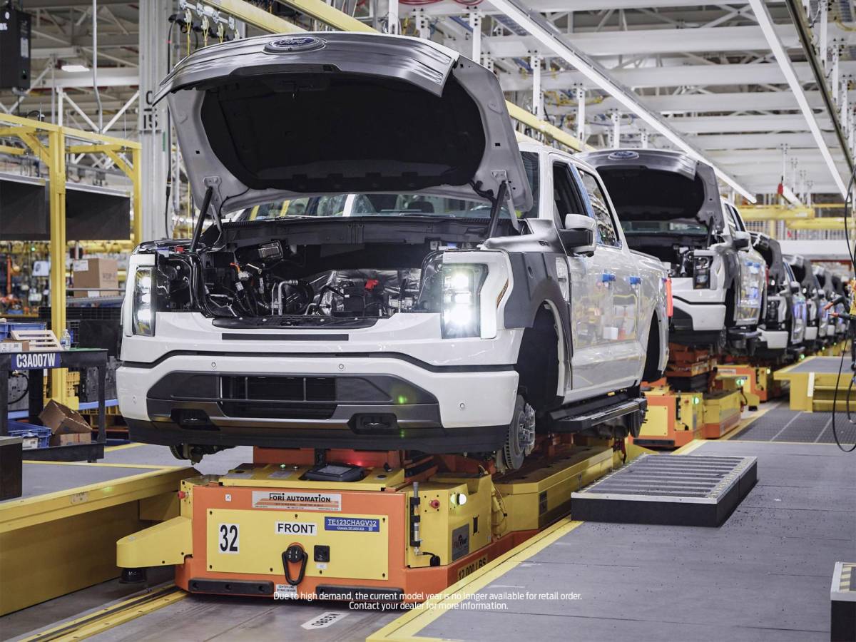 Ventas de vehículos eléctricos de Ford se disparan un 103 % en noviembre