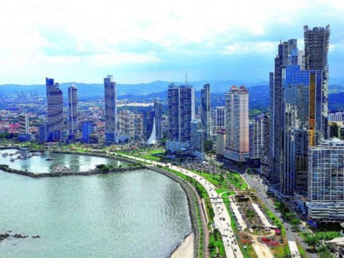 Fitch Ratings mejora perspectiva y reafirma el grado de inversión de Panamá en BBB-