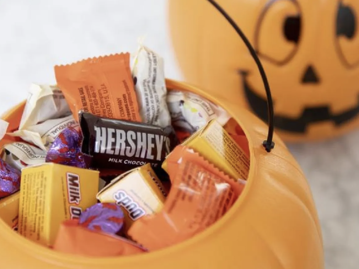 Hershey advierte posible escasez de dulces y chocolates para el próximo Halloween
