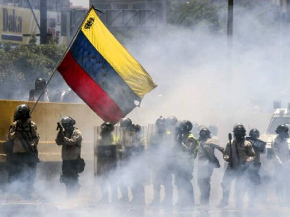 Venezuela anuncia retiro de la OEA en medio de protestas