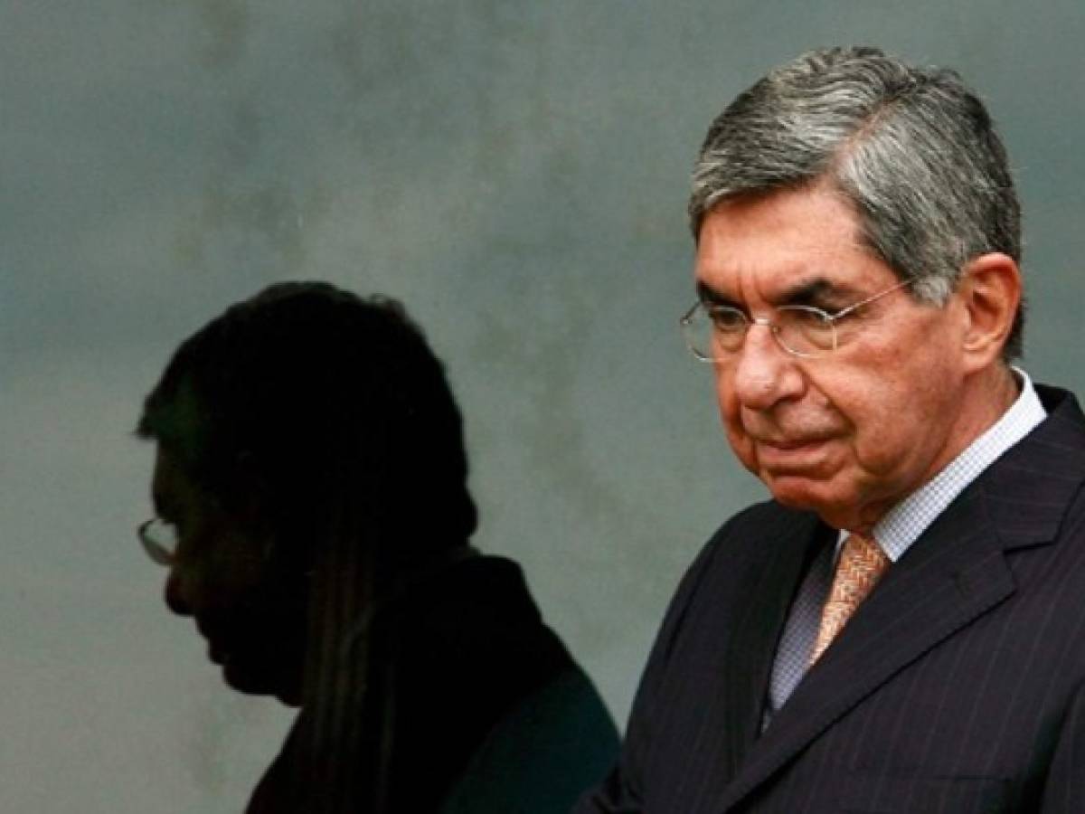 Óscar Arias pide liberación de todos los presos políticos de Venezuela