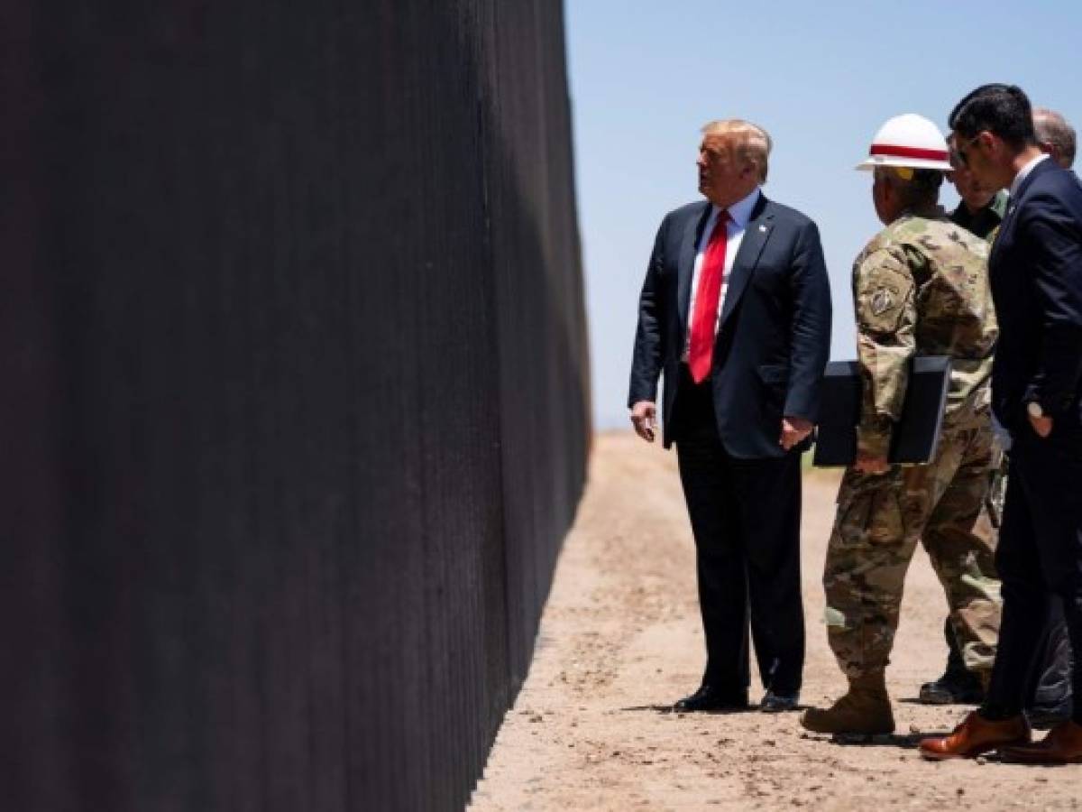 Trump critica sección del muro fronterizo con México