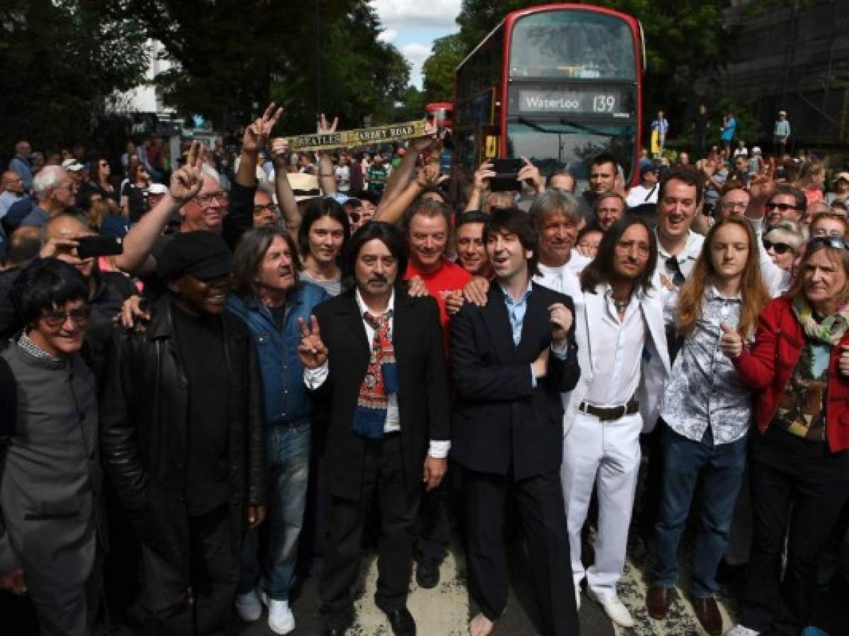 Celebran 50º aniversario de la foto de Abbey Road