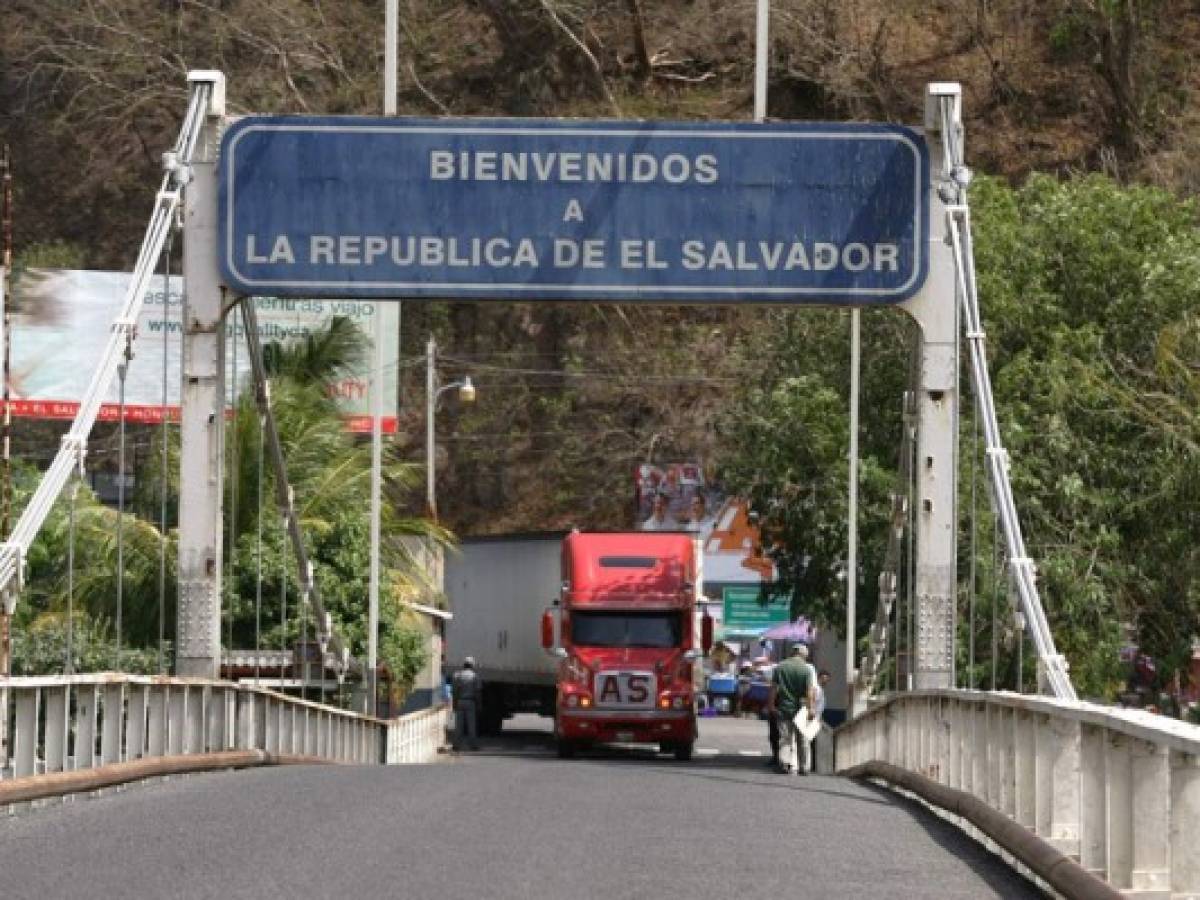 Guatemala anuncia plan de supresión de cruces fronterizos en Triángulo Norte