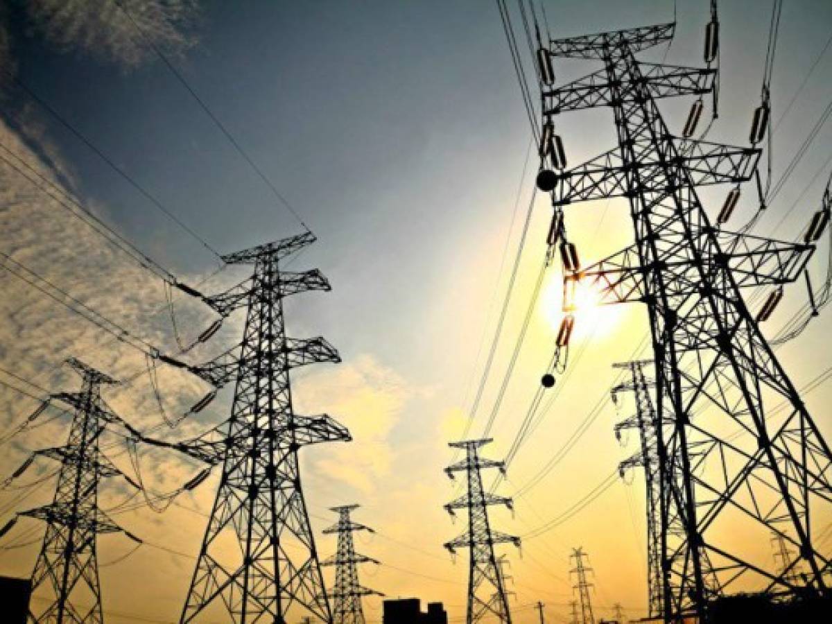 Panamá y Colombia firman acuerdo para regular interconexión eléctrica