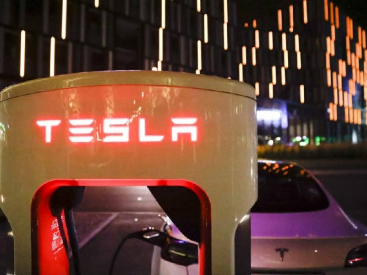 Elon Musk vendió US$6.900 millones de acciones de Tesla tras resultados de encuesta en Twitter