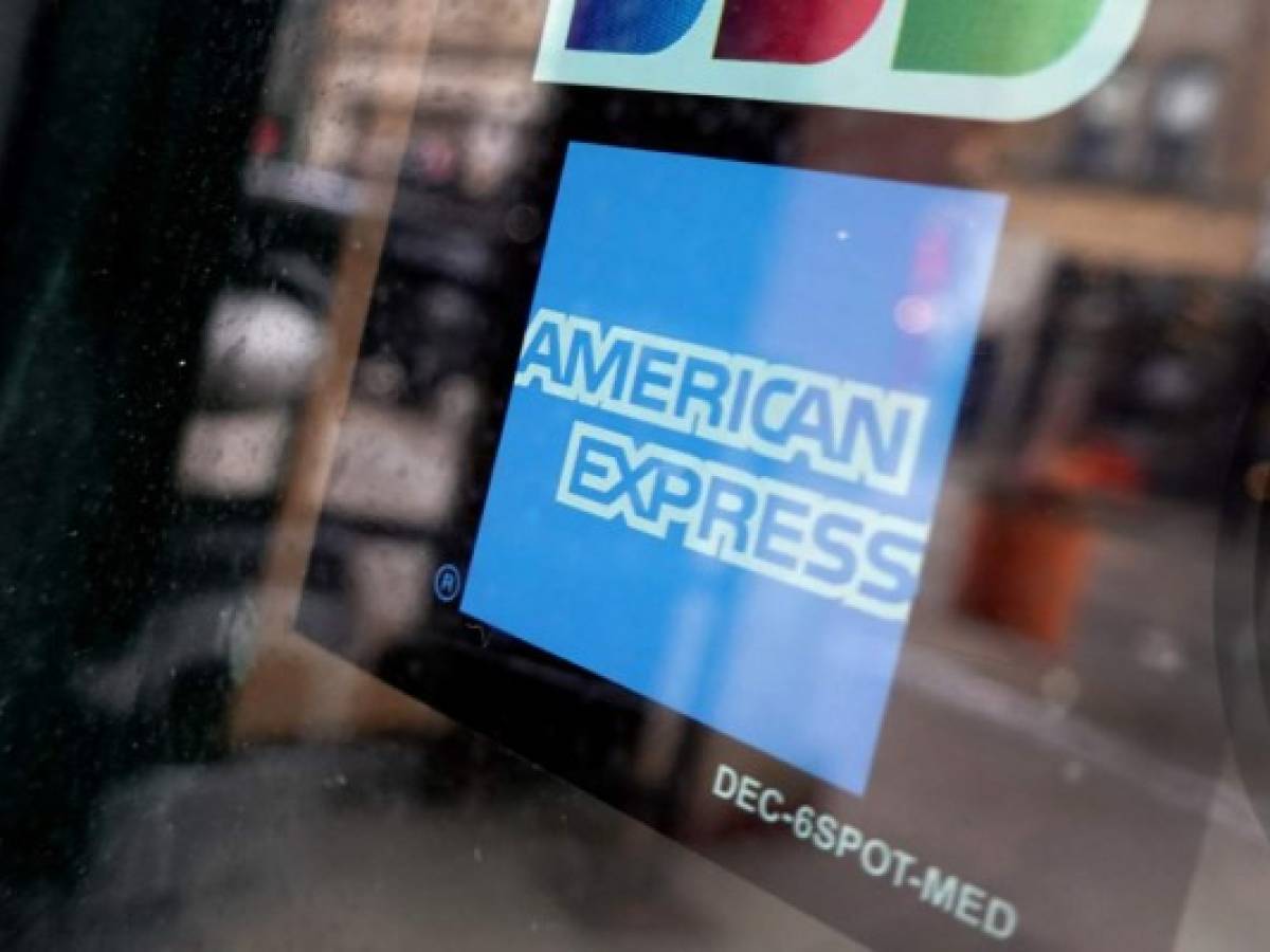 Ganancias de American Express caen 76% en primer trimestre por coronavirus