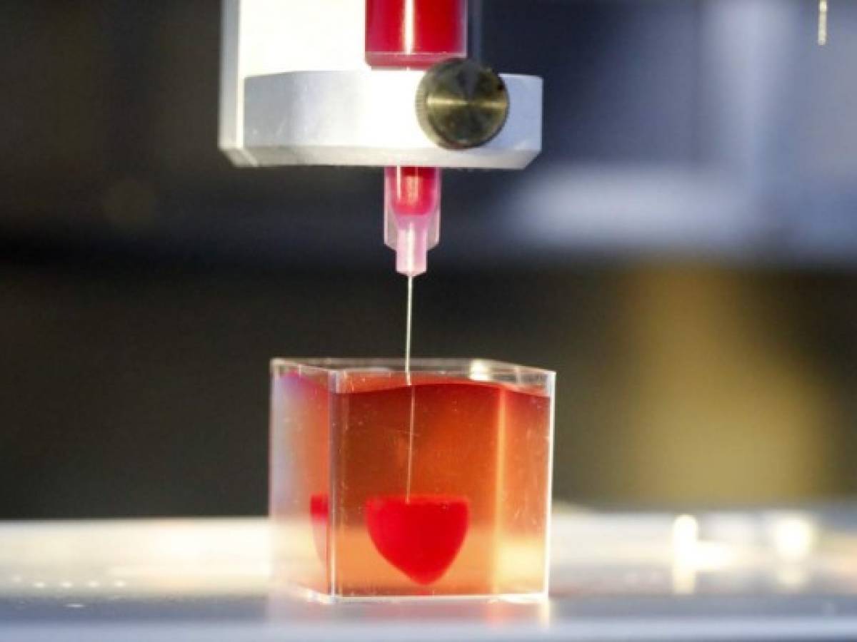 Científicos israelíes presentan corazón impreso en 3D a partir de tejidos humanos