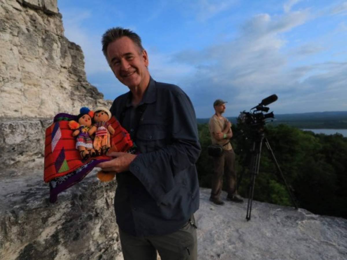 Nigel Marven de Animal Planet graba su programa en Guatemala