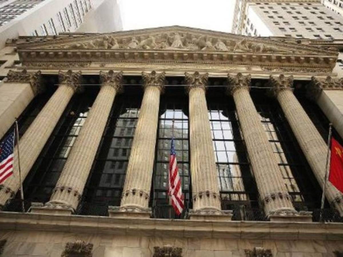 Wall Street cae tras varios récords