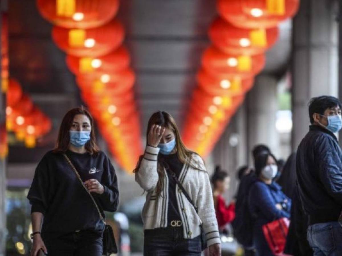 Reflejo de la preocupación que reina en el país, la Ciudad Prohibida de Pekín, el antiguo palacio de los emperadores, anunció que cerraba para evitar el riesgo de contagio.