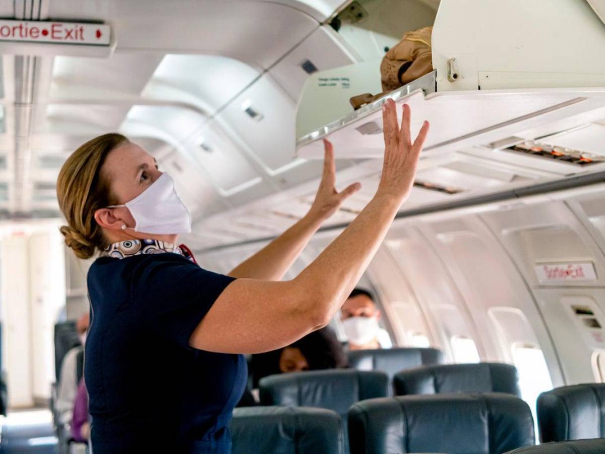 Aerolíneas de EEUU eliminan el uso obligatorio de mascarilla