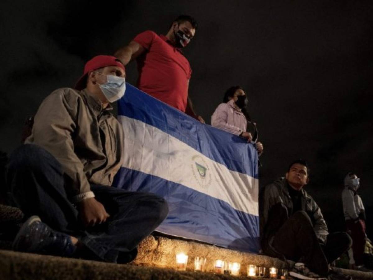 Exiliados nicaragüenses en Costa Rica se manifiestan contra la investidura de Ortega