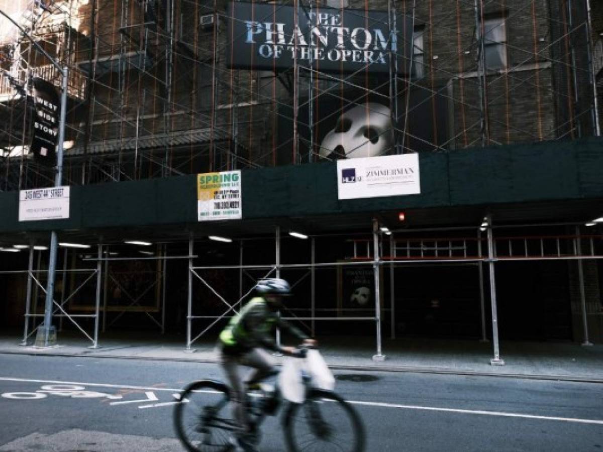 Teatros de Broadway cierran al menos hasta finales de mayo de 2021