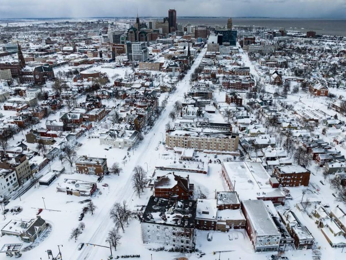 EEUU: ‘tormenta de nieve del siglo’ deja casi medio centenar de muertos
