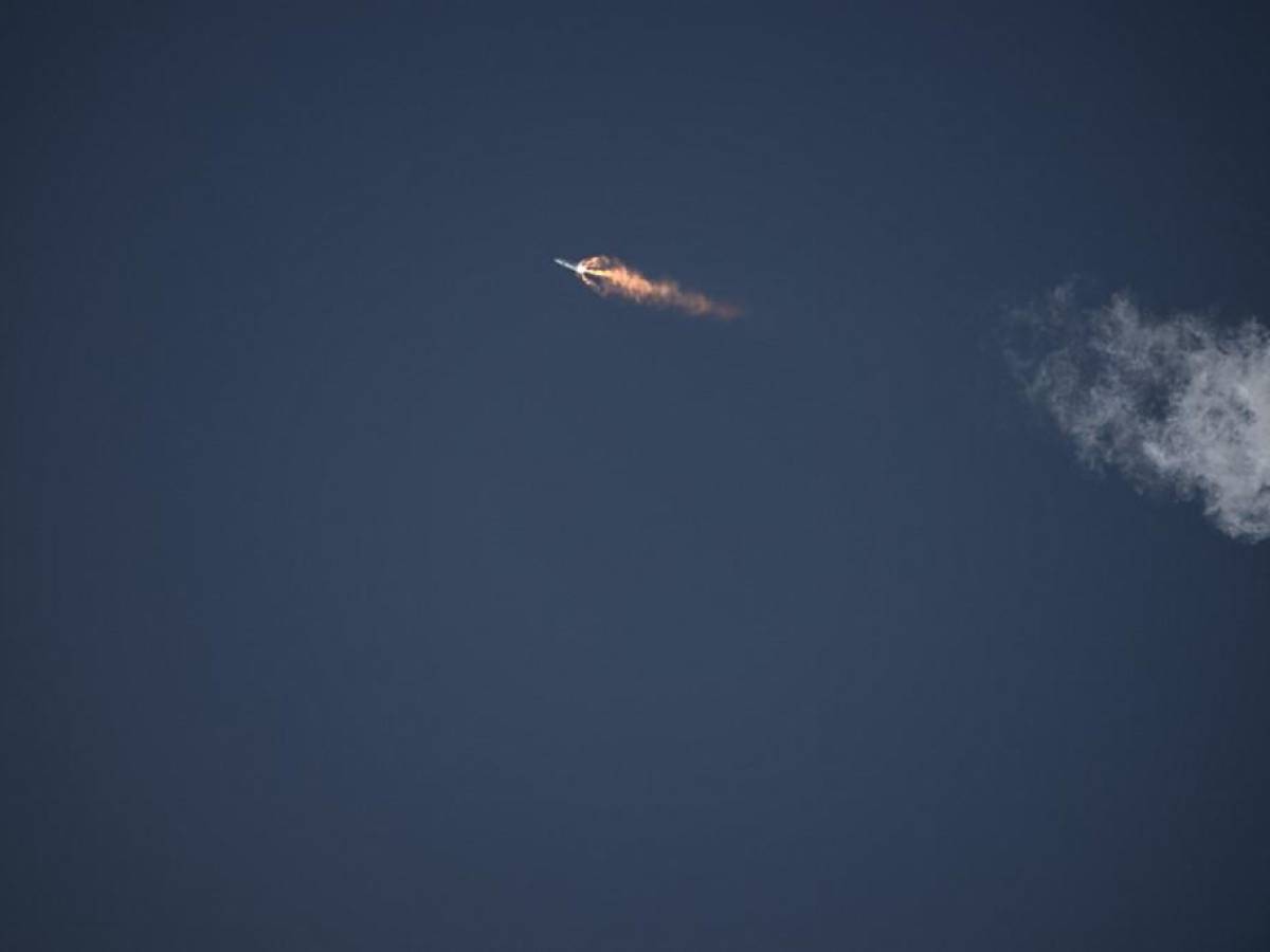 Cohete Starship de SpaceX explota durante su primer vuelo de prueba