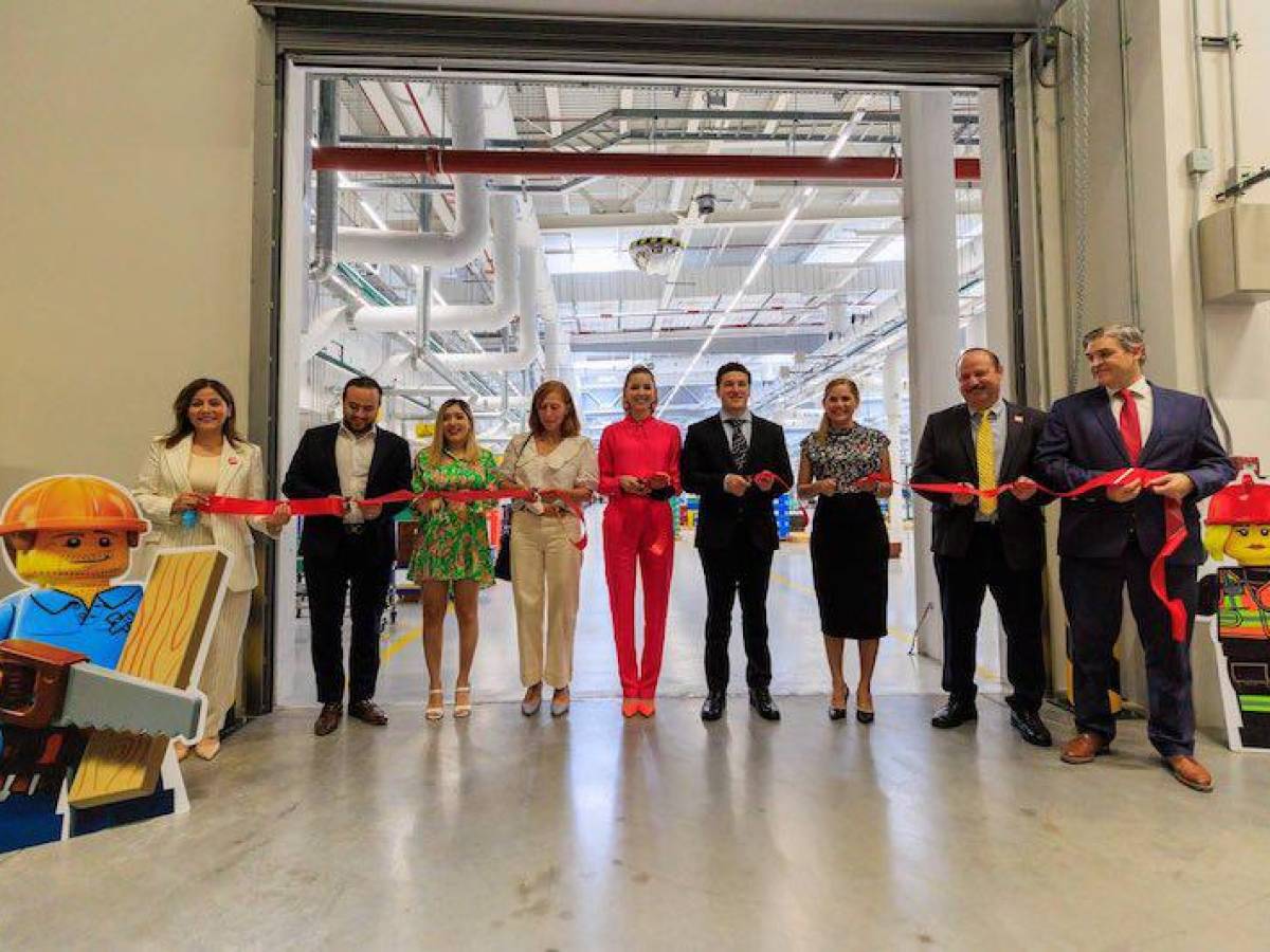 LEGO inaugura su fábrica más grande del mundo en México