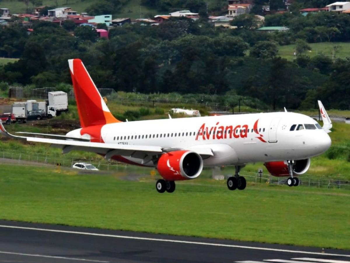 Avianca podría renunciar a rutas en Colombia para avanzar en acuerdo con Viva