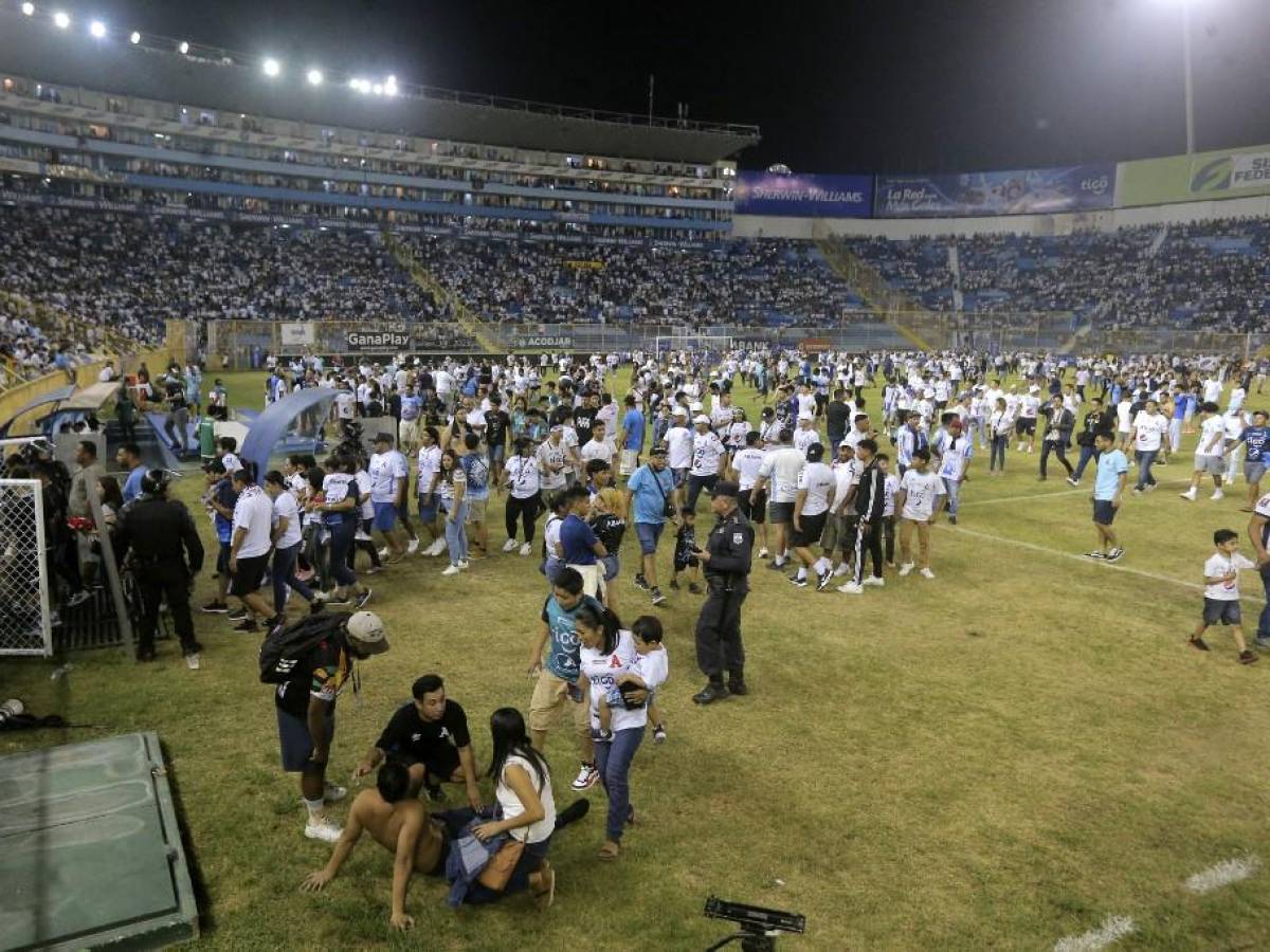 El Salvador: dirigentes del club Alianza son detenidos por estampida en estadio