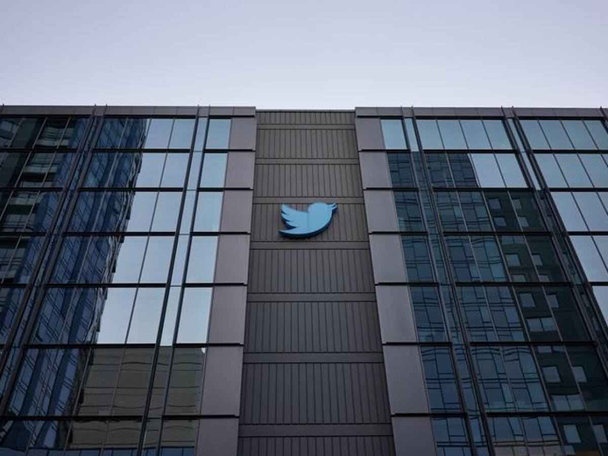 Ingresos de Twitter habrían caído un 35 % a finales de 2022