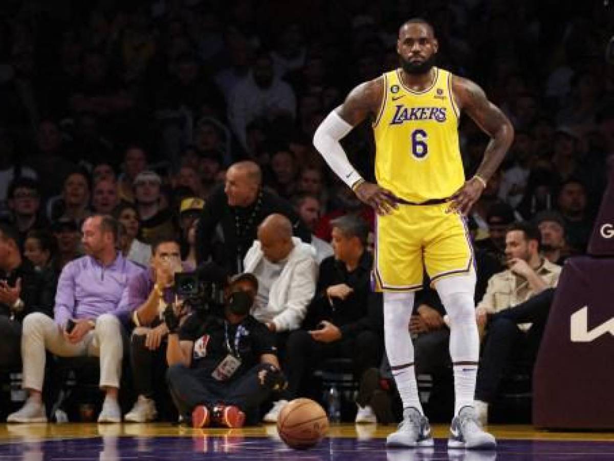 LeBron James analizará su retiro tras la eliminación de los Lakers