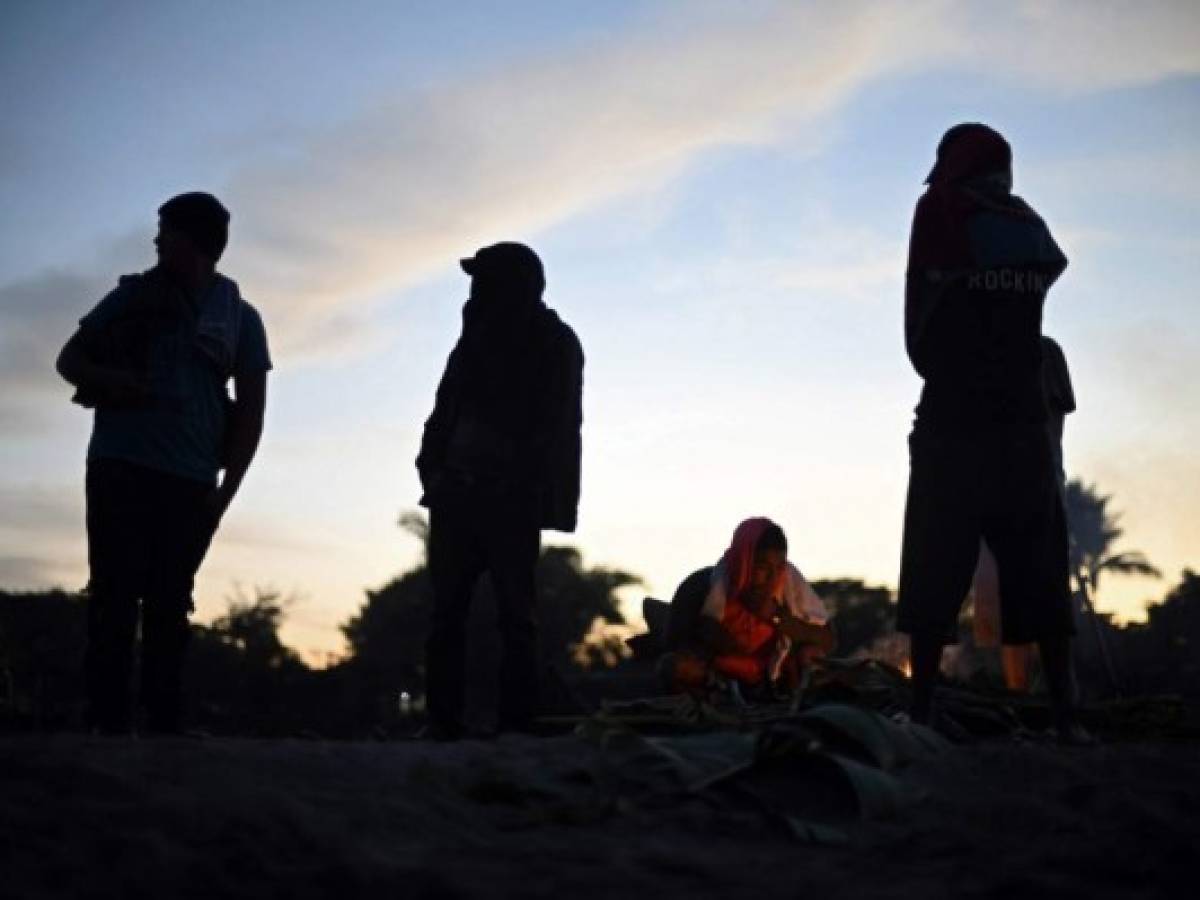 Hondureños buscan rutas poco conocidas para atravesar México
