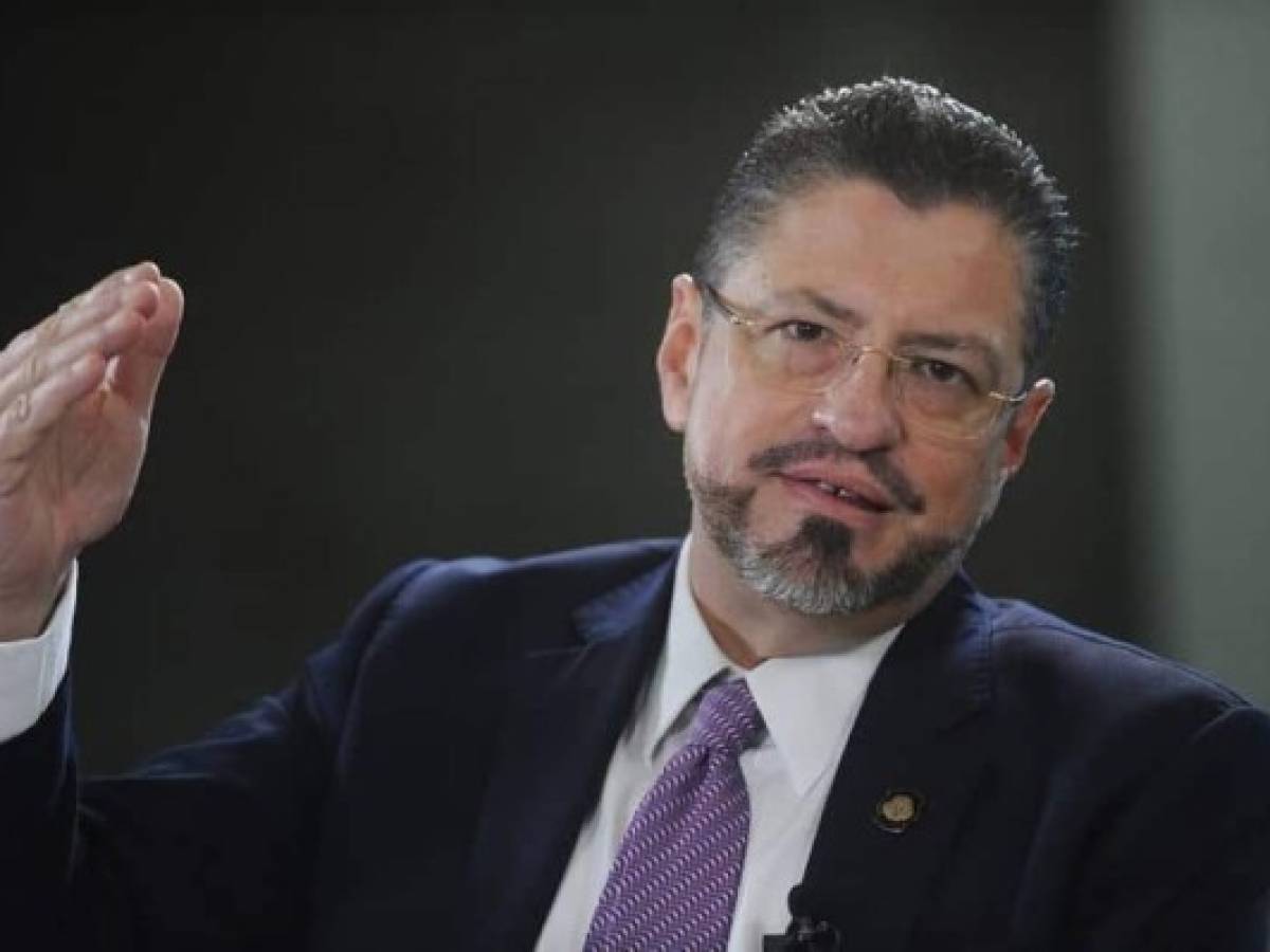 Cuatro encuestas colocan a Rodrigo Chaves a la cabeza de la intención de voto en Costa Rica  