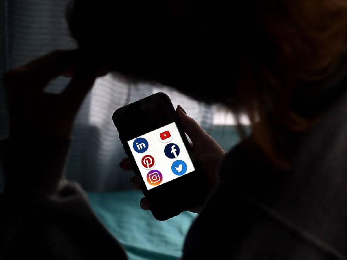 Alertan: Redes sociales pueden ser peligrosas para jóvenes