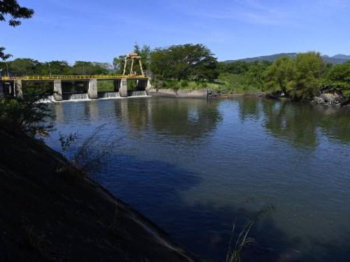 Alcaldes centroamericanos rechazan explotación minera que afecta al Río Lempa