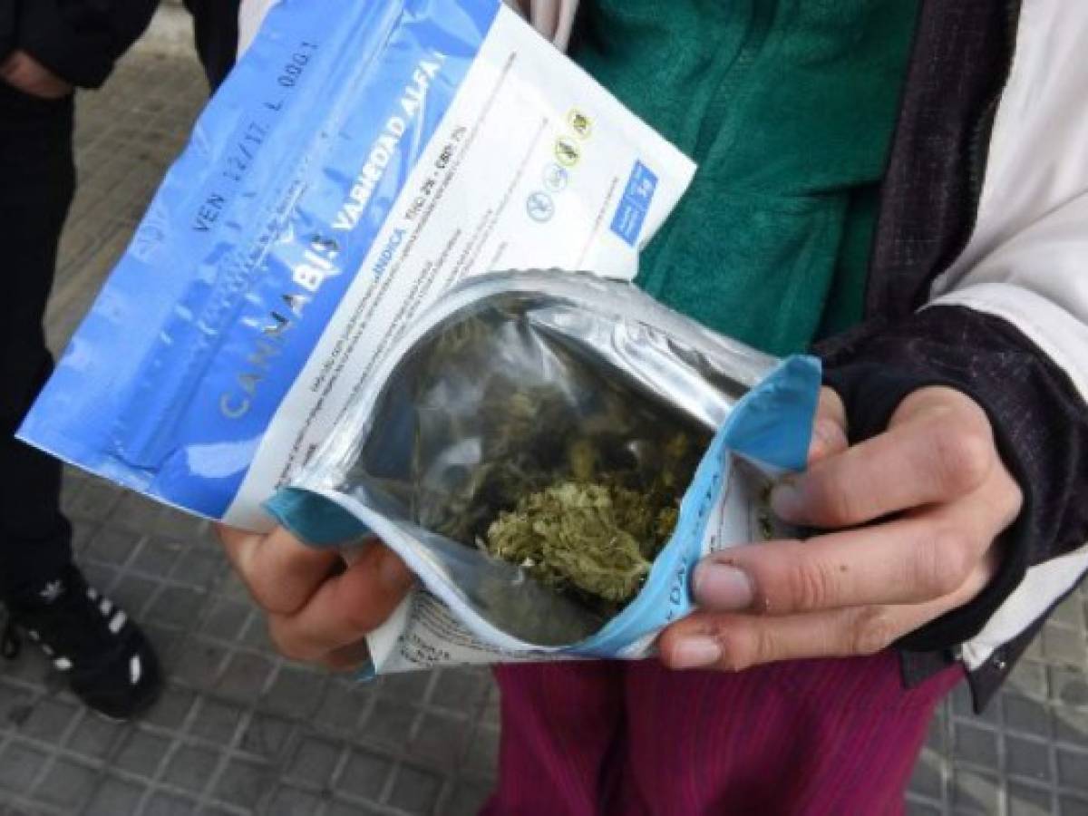 Uruguay, primer país en vender marihuana del Estado