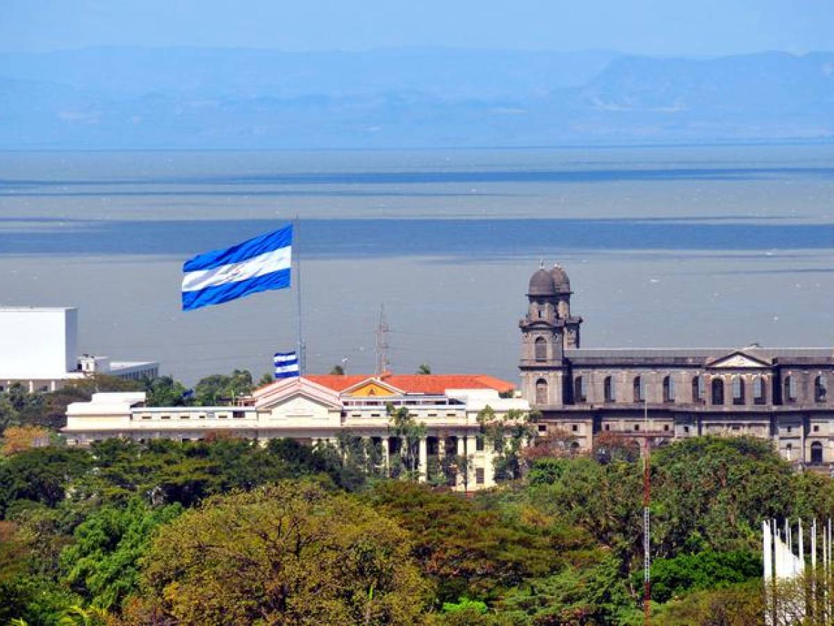 Nicaragua retira a sus embajadores de Colombia y Perú
