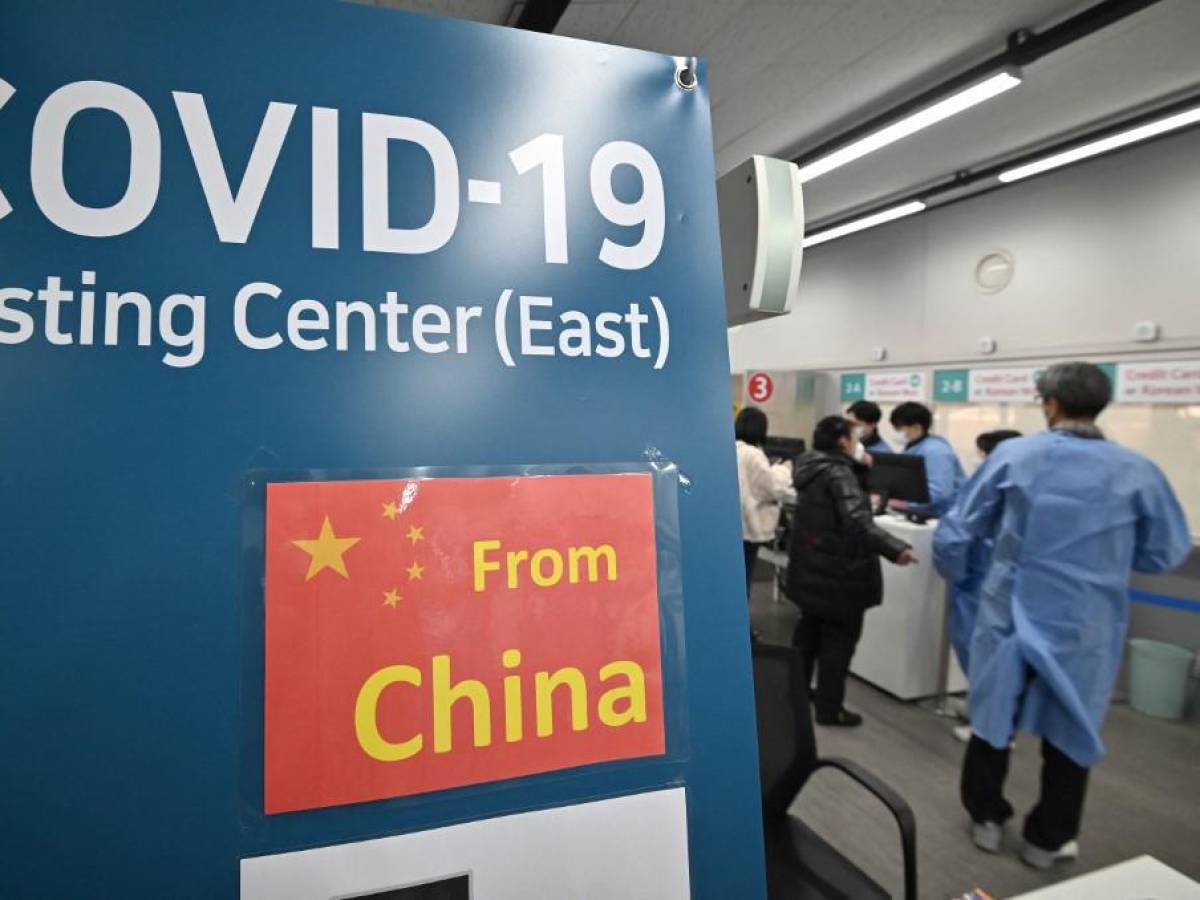 ¿Por qué al mundo le preocupa el brote de COVID-19 en China?
