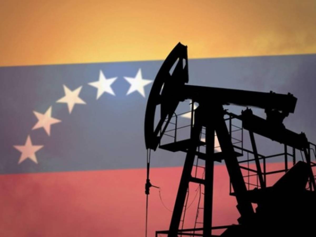 Producción petrolera de Venezuela cae a mínimo desde 1945