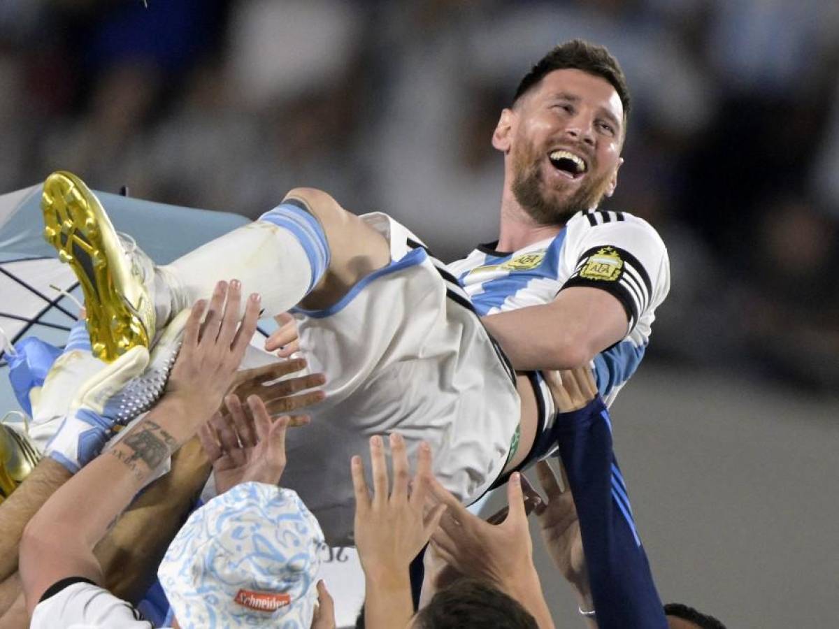 Messi regala en la fiesta argentina el gol 800 de su carrera