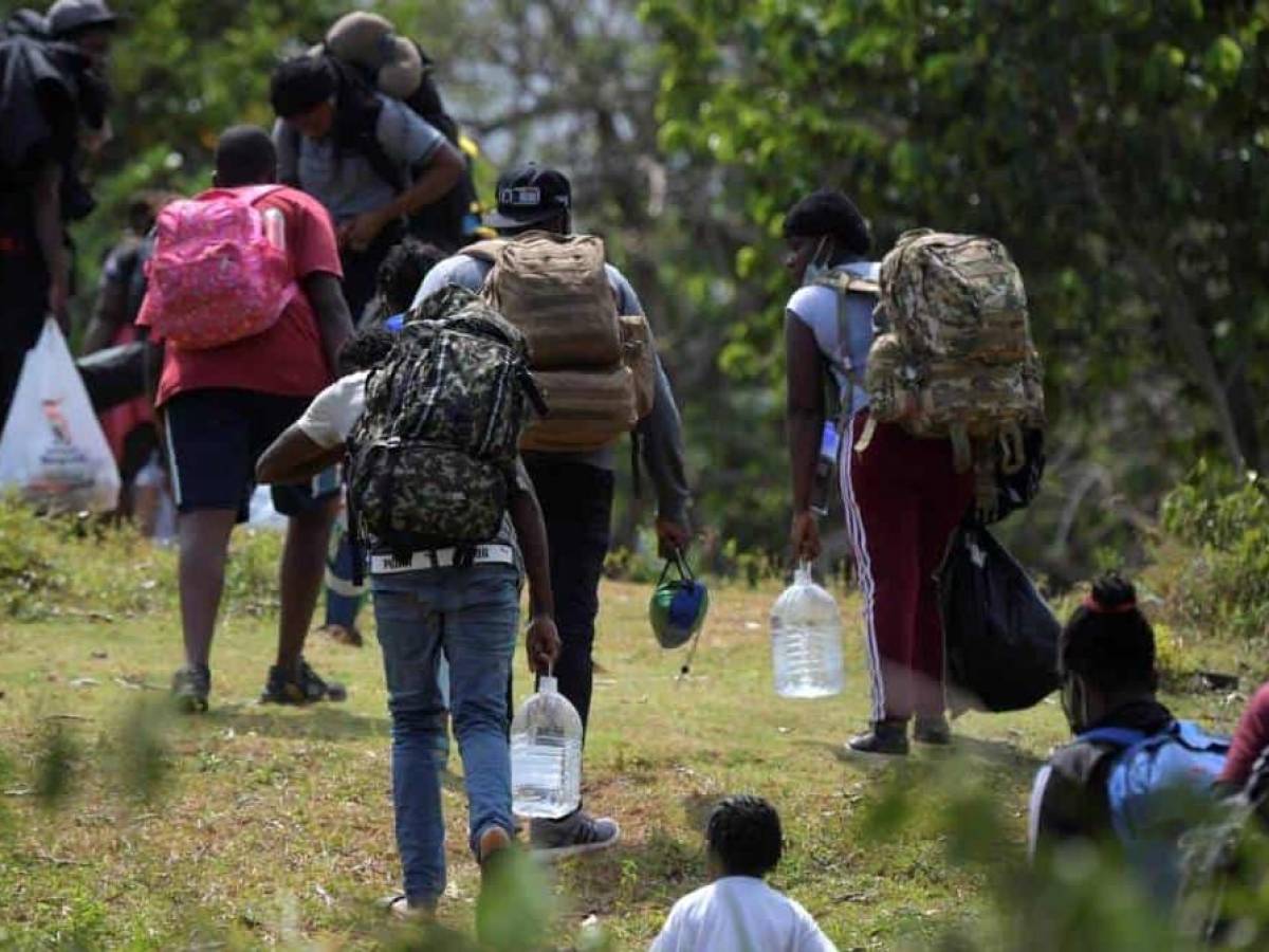Panamá bate récord de migrantes que cruzan la selva rumbo a EEUU