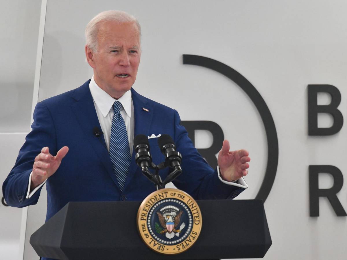 Joe Biden llama a empresas de EEUU a protegerse de un posible ciberataque ruso