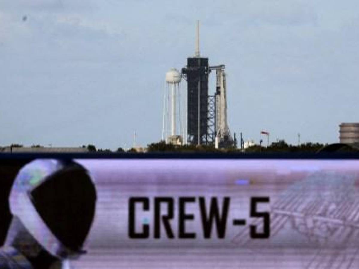 Astronauta rusa transportada por SpaceX arribó a la Estación Espacial Internacional