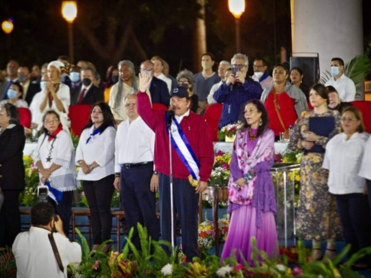 Daniel Ortega asume mandato restando importancia a sanciones