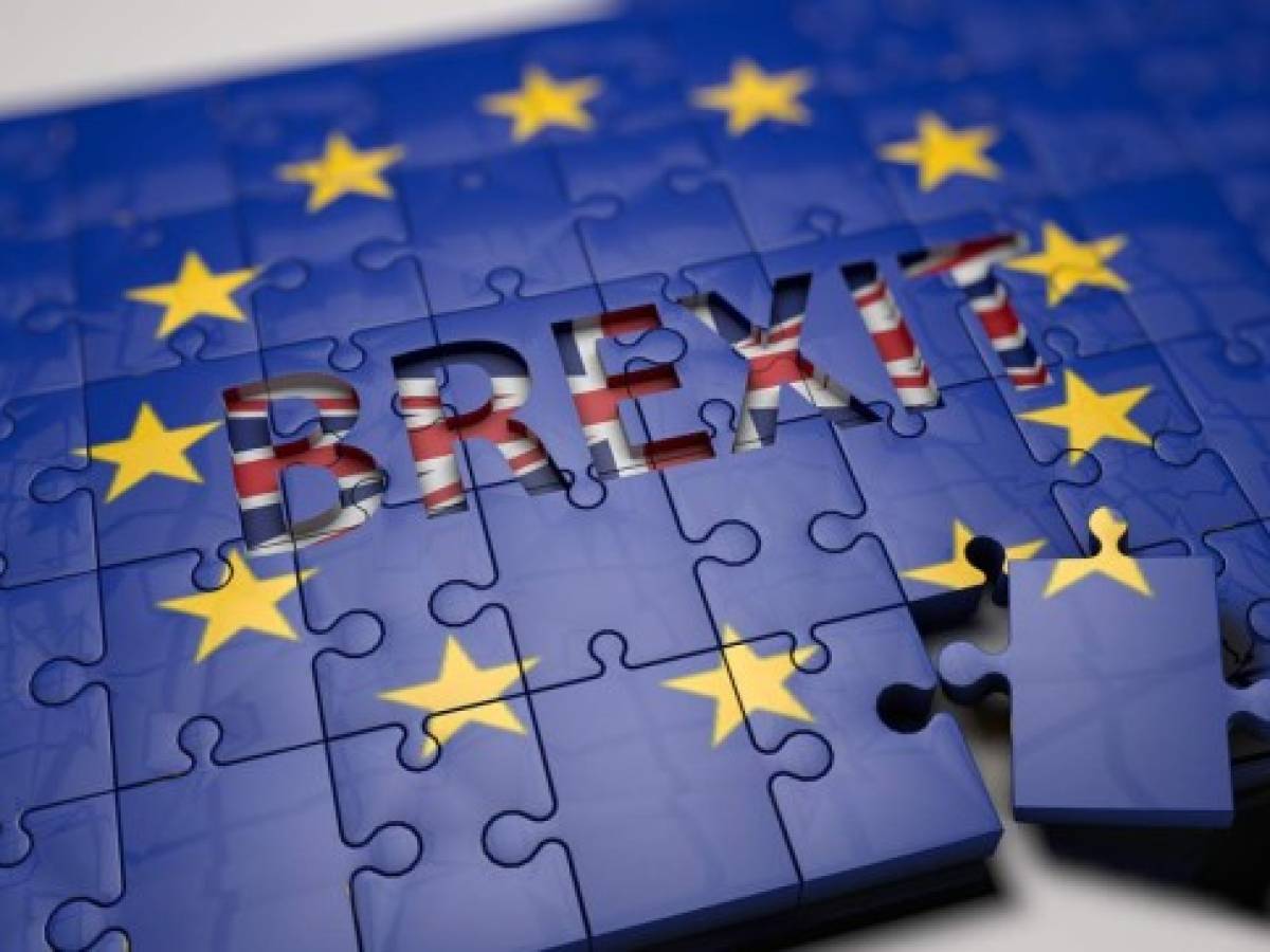 Reino Unido: Theresa May solicita retrasar el 'brexit' hasta el 30 de junio