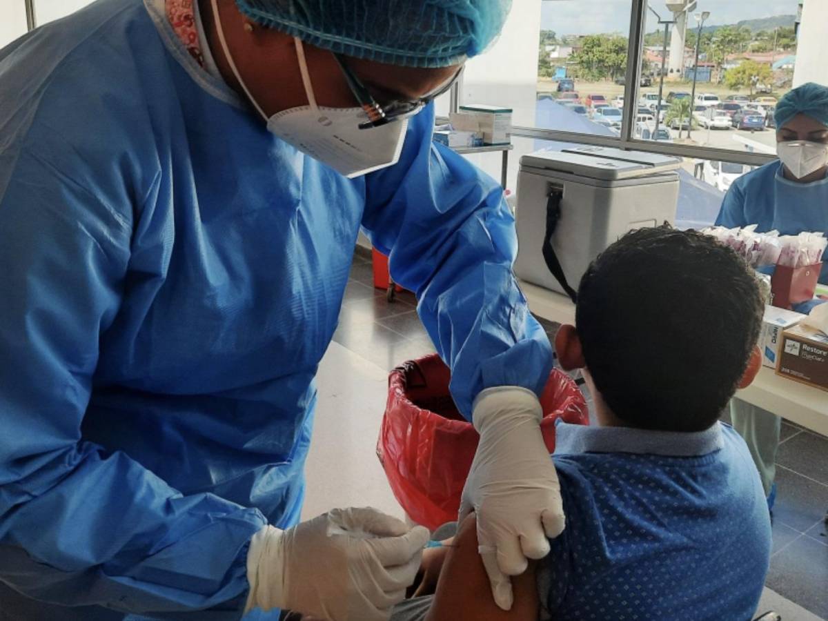 Panamá iniciará a vacunar contra COVID-19 a niños de 6 meses a 4 años
