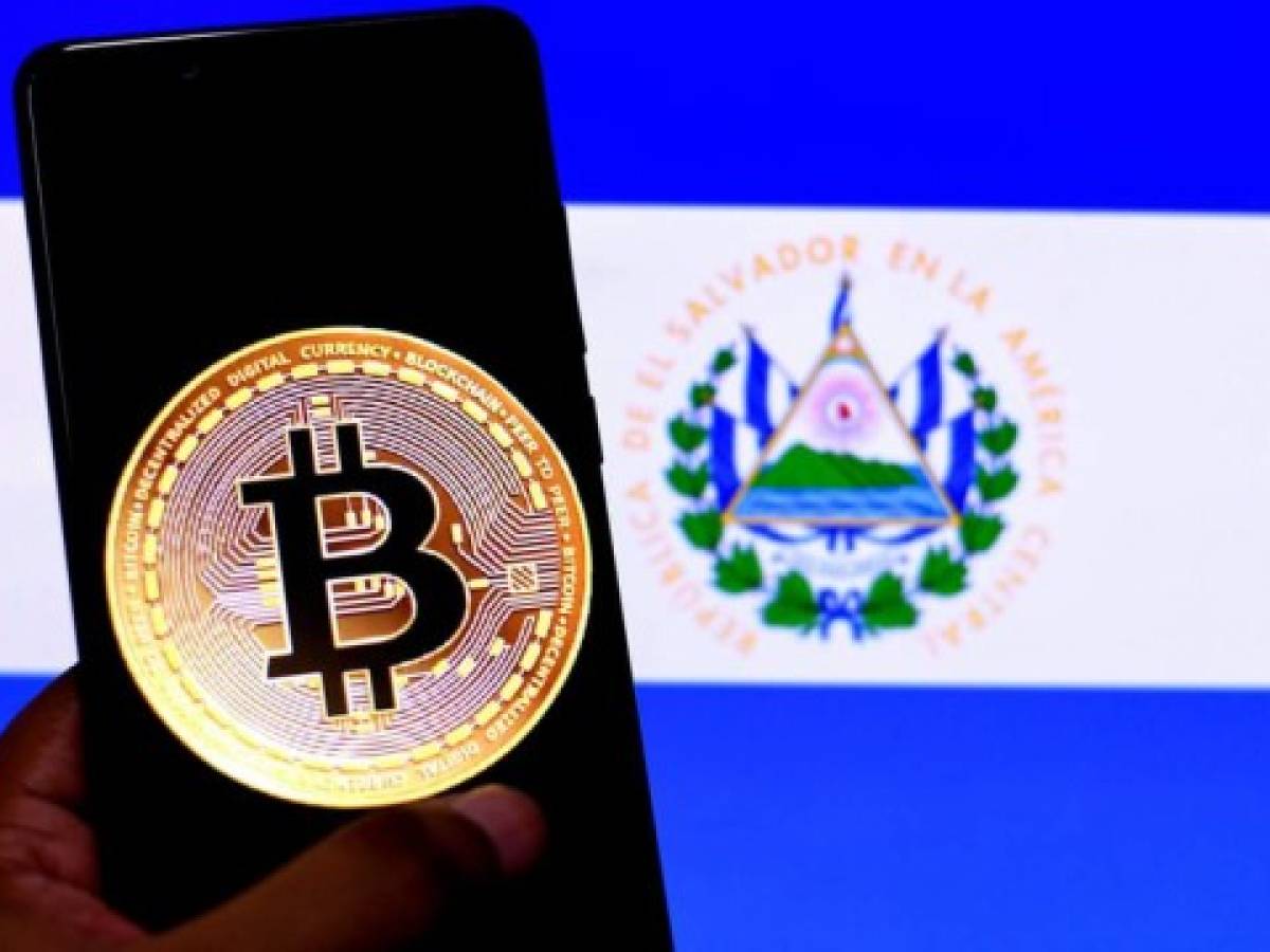 El Salvador continúa comprando bitcóin