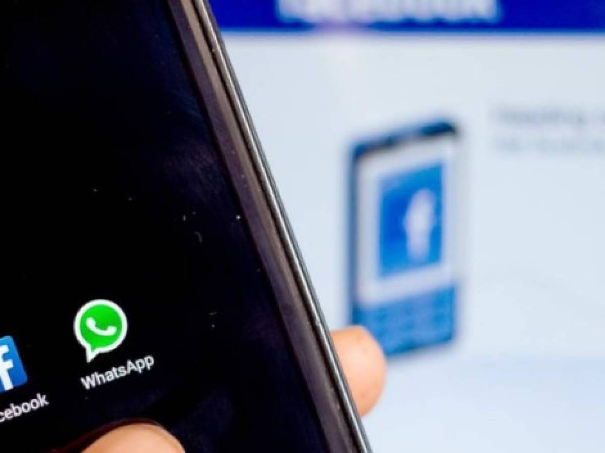 Facebook mantiene plan de colocar anuncios a WhatsApp