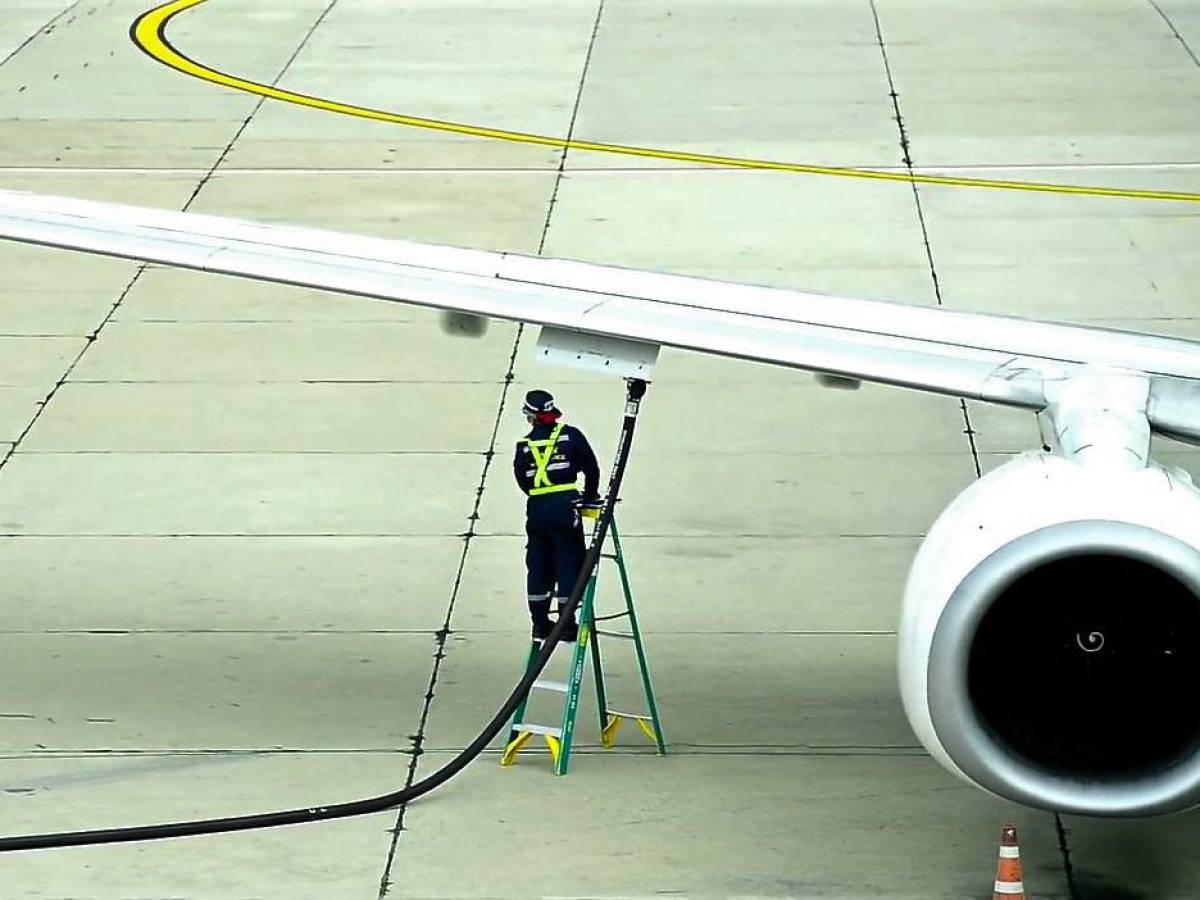 La producción de combustible sostenible de aviación aumentó un 200 % en 2022