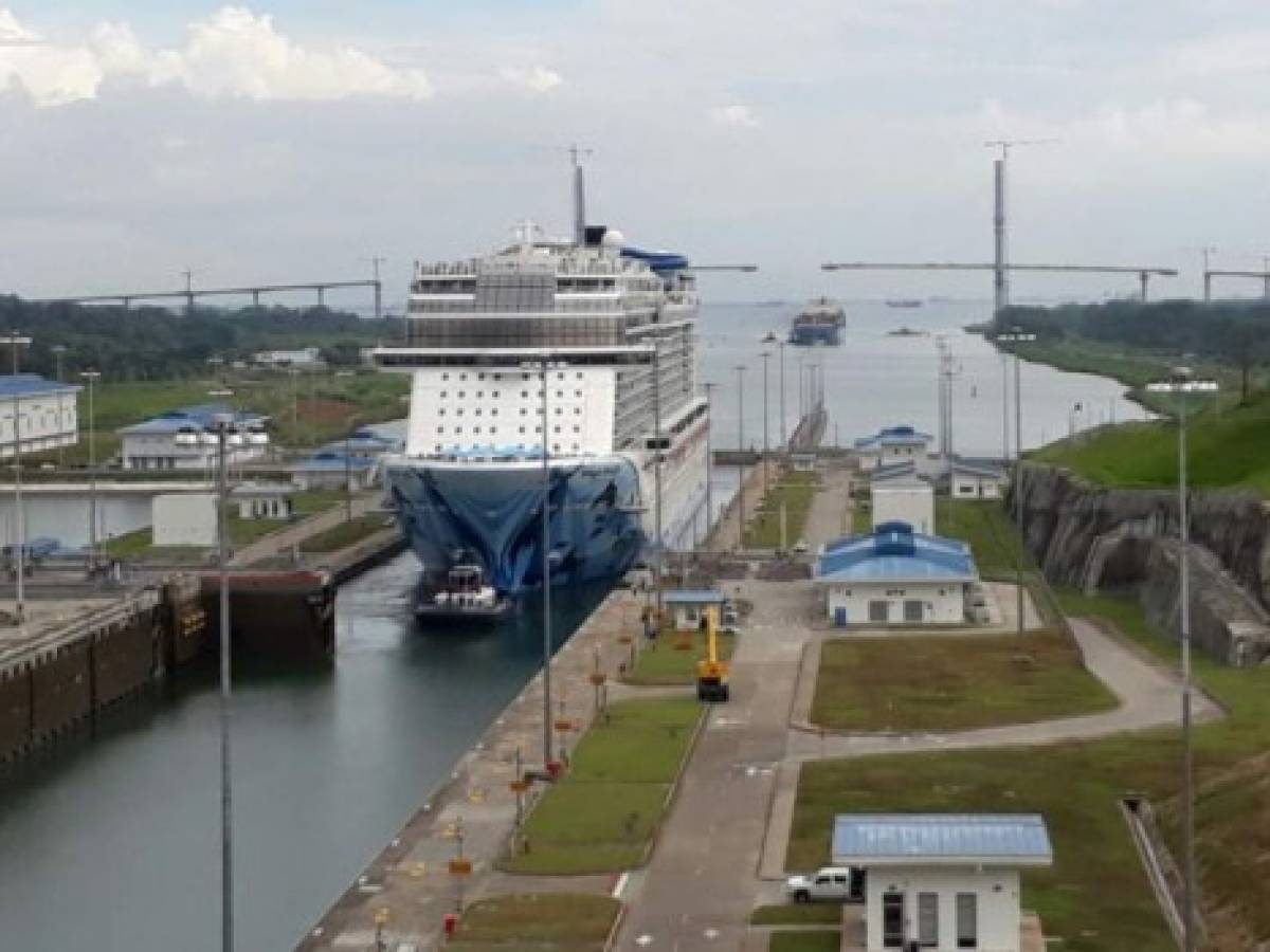 Canal de Panamá espera récord de tránsito de cruceros neopanamax
