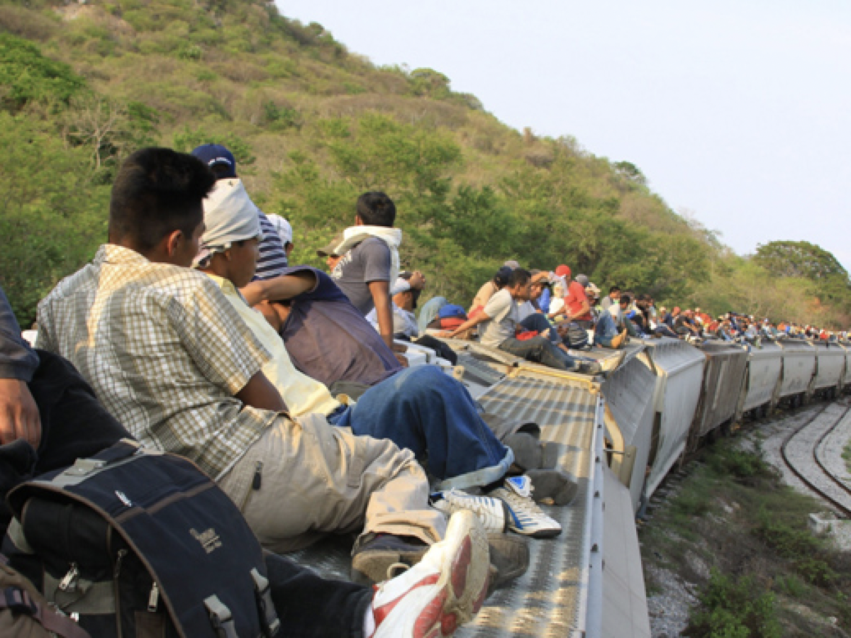 Captura de migrantes en la frontera sur de EEUU registra la cifra más alta desde 2000
