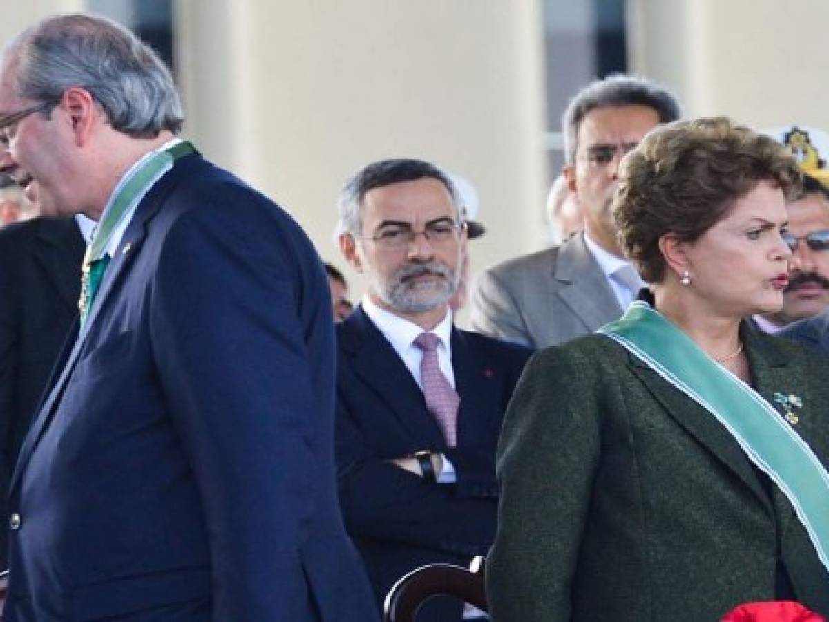 Rousseff pierde batalla judicial y queda a tiro de un impeachment