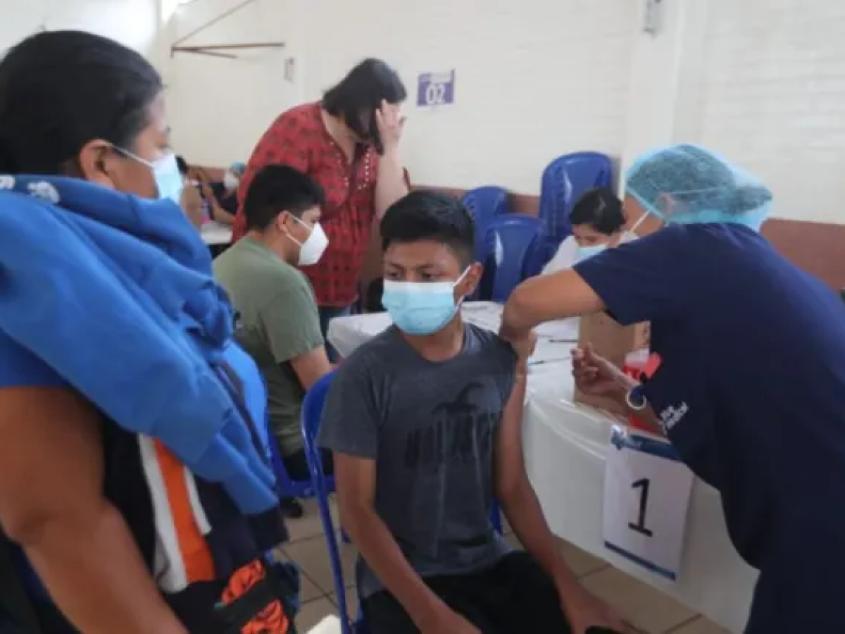 Guatemala: Giammattei anuncia inicio de vacunación de niños de 6 a 11 años