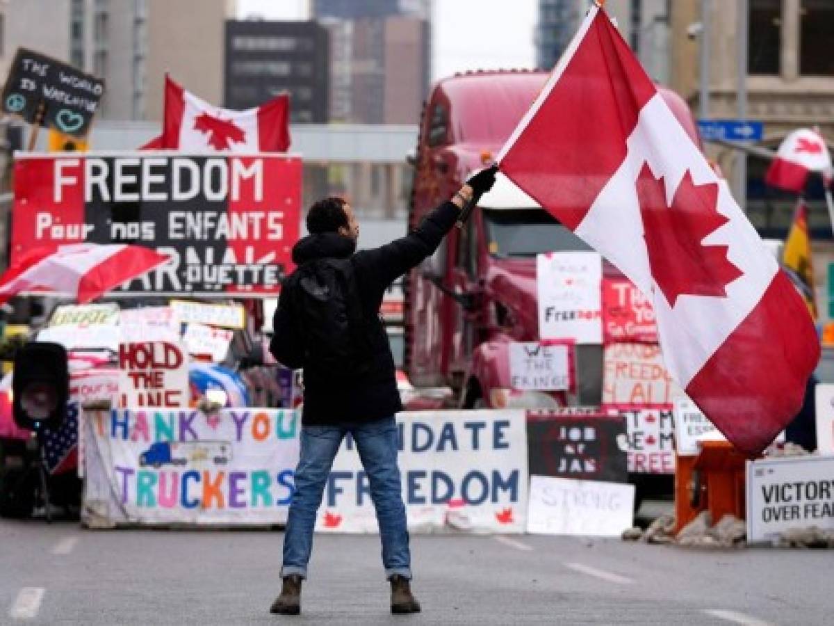 Canadá: Ontario declara estado de emergencia tras bloqueo por protestas antivacunas
