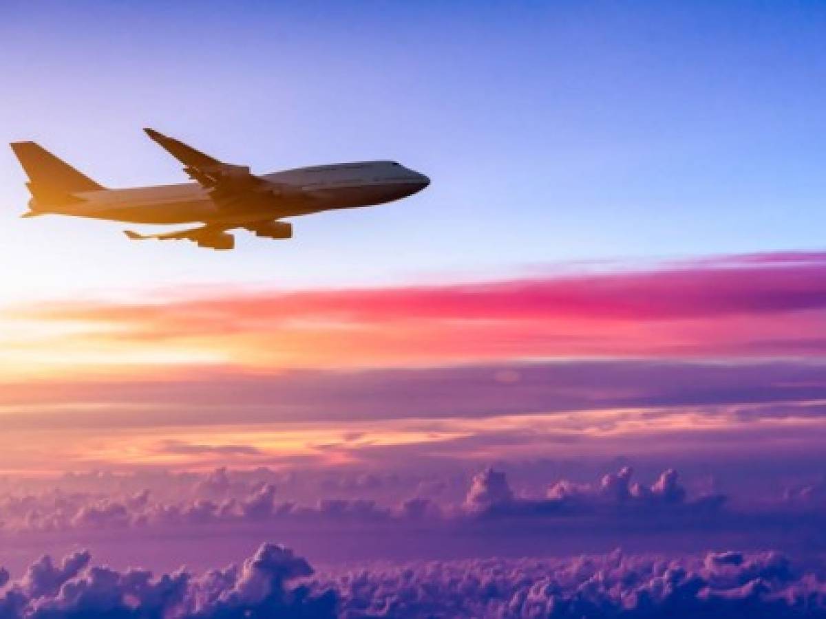 IATA pide acabar con las barreras a los viajes con la covid-19 en retroceso