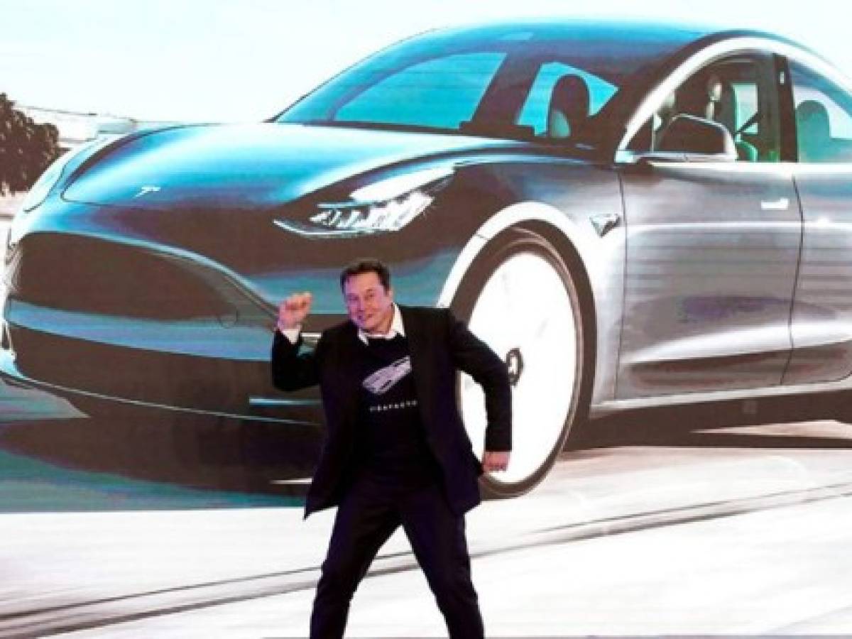 JPMorgan demanda a Tesla por ruptura de contrato